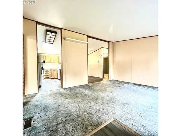 42 N TROUT LN, Otis, OR 97368