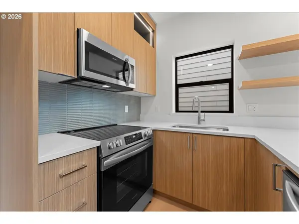 7888 SE 70th AVE, Portland, OR 97206