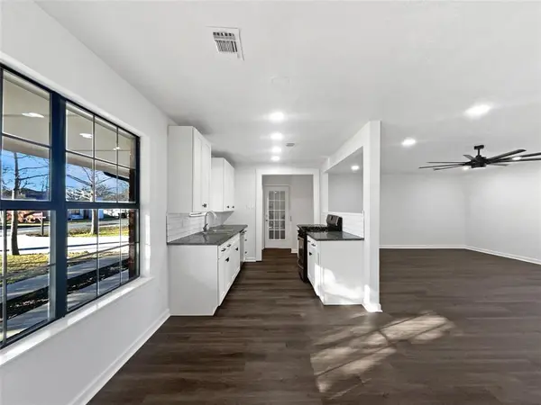 464 W Fulton Street, Van Alstyne, TX 75495