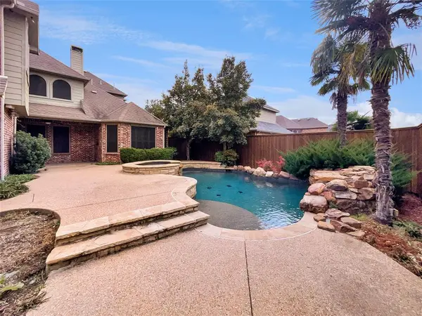 913 Clack Drive, Garland, TX 75044