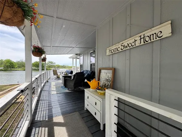 817 Brazos Harbor Circle, Granbury, TX 76048