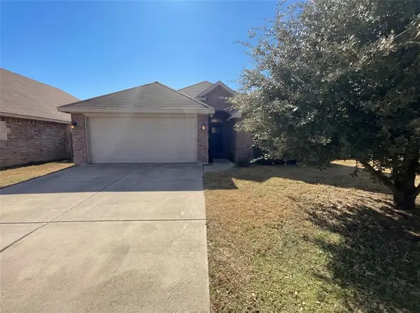 509 Stone Crossing Lane, Fort Worth, TX 76140