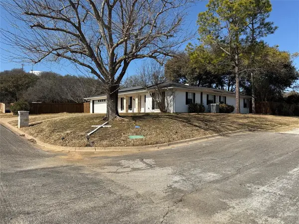 2817 11th Street, Mineral Wells, TX 76067
