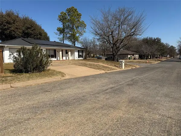 2817 11th Street, Mineral Wells, TX 76067