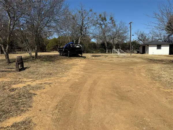 2817 11th Street, Mineral Wells, TX 76067