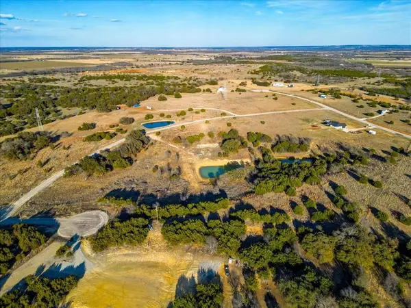 30 Crest Ridge Court, Mineral Wells, TX 76067