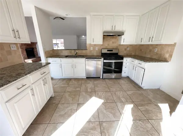 8321 Cloverglen Lane, Fort Worth, TX 76123