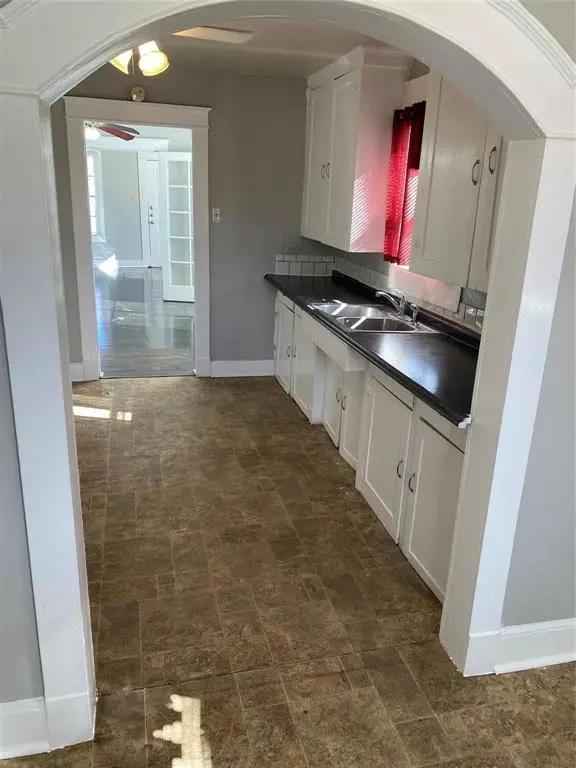 1613 Park Street, Commerce, TX 75428