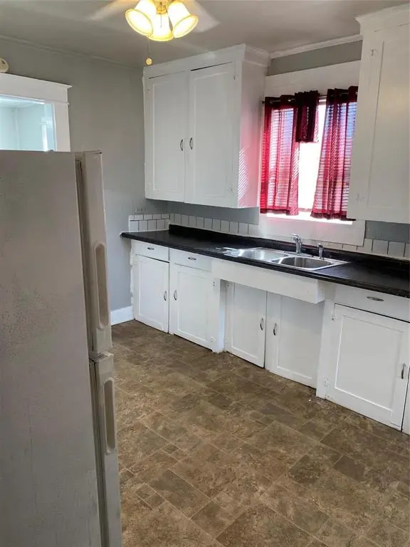 1613 Park Street, Commerce, TX 75428