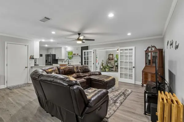 1003 Newell Drive, Hudson Oaks, TX 76087