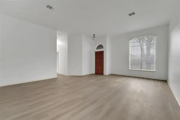 5106 Petersburg Drive, Rowlett, TX 75088