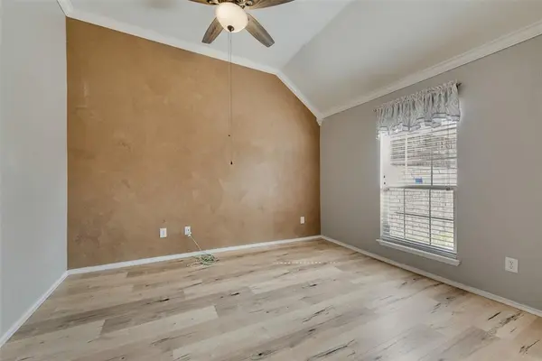 115 Fort Edward Drive, Arlington, TX 76002