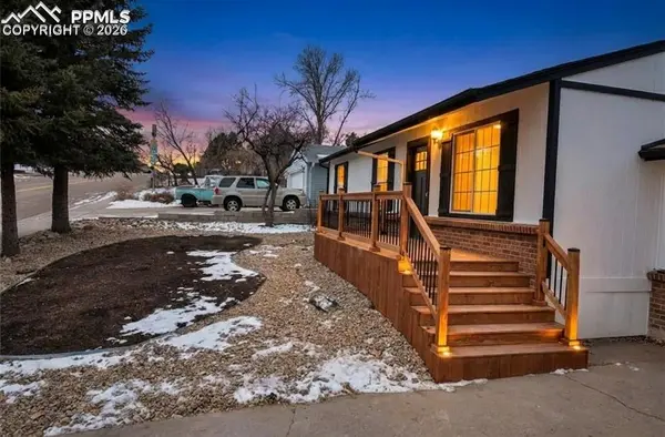 995 Oakwood DR, Castle Rock, CO 80104