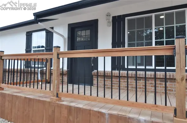 995 Oakwood DR, Castle Rock, CO 80104