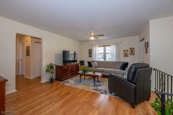 1146 Valley Rd #2A, Wayne Twp., NJ 07470