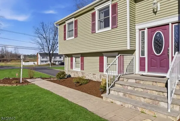 20 Meadow Ln, Mansfield Twp., NJ 07840