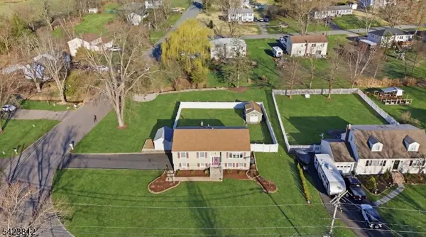 20 Meadow Ln, Mansfield Twp., NJ 07840