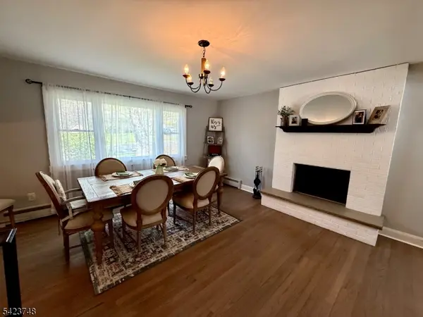 41 Dell Rd, Stanhope Boro, NJ 07874