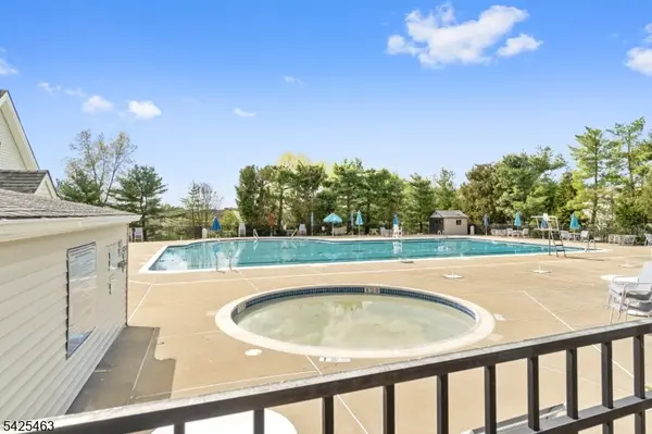 40 Four Oaks Road #40, Bedminster Twp., NJ 07921