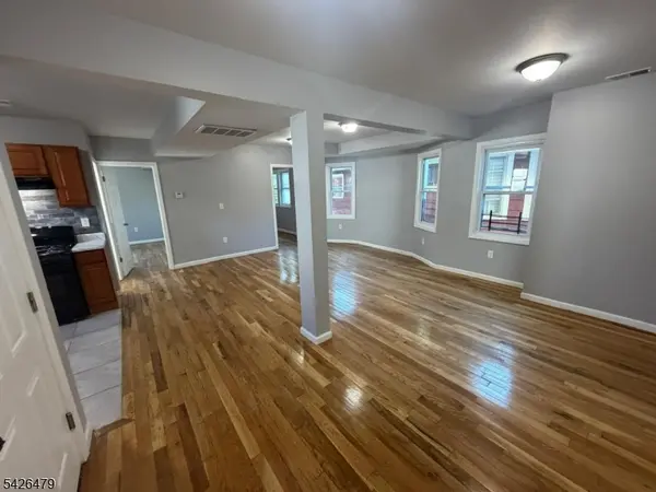 10 Tillinghast St #2, Newark City, NJ 07108