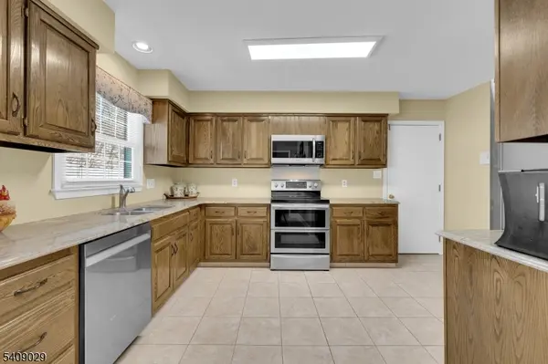 1 Partridge Ct, Allamuchy Twp., NJ 07840