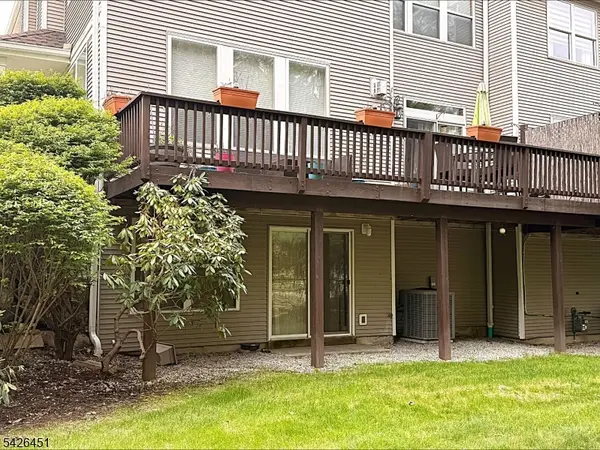 15 Aspen Ct, Hardyston Twp., NJ 07419