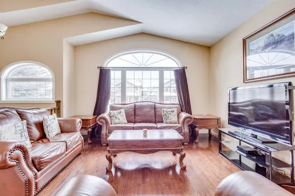 322 Plamondon DR, Fort Mcmurray, AB T9K 0B2