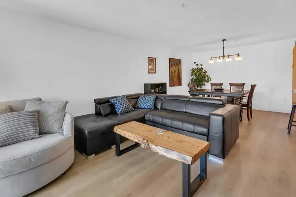 2212 Tuscarora MNR NW #2212, Calgary, AB T3L 2J9