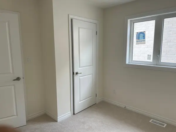 2547 Hibiscus DR, Pickering, ON L1X 0M6