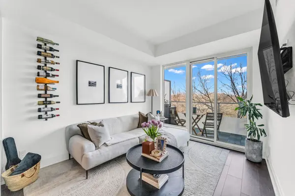 20 Brin DR #308, Toronto W08, ON M8X 0B2