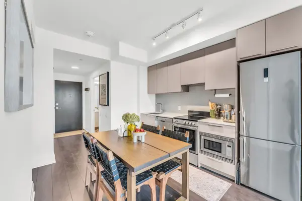 20 Brin DR #308, Toronto W08, ON M8X 0B2