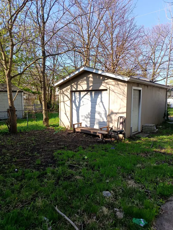 739 Campbell AVE, Windsor, ON N9B 2H6