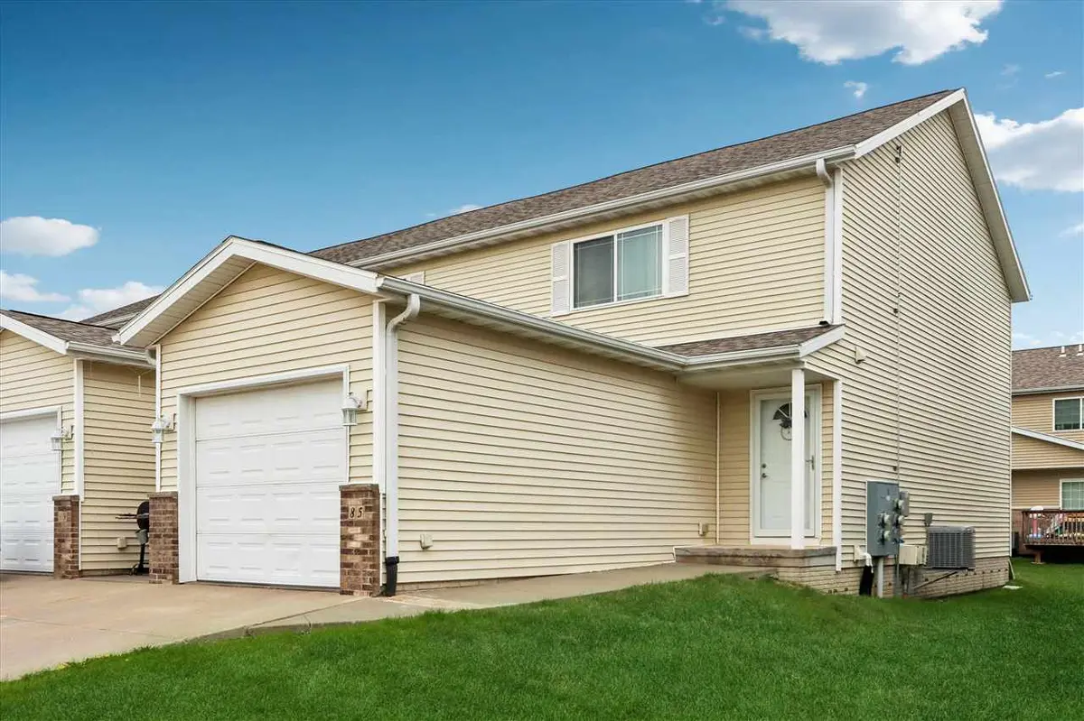 85 ALYDAR DRIVE, North Liberty, IA 52317