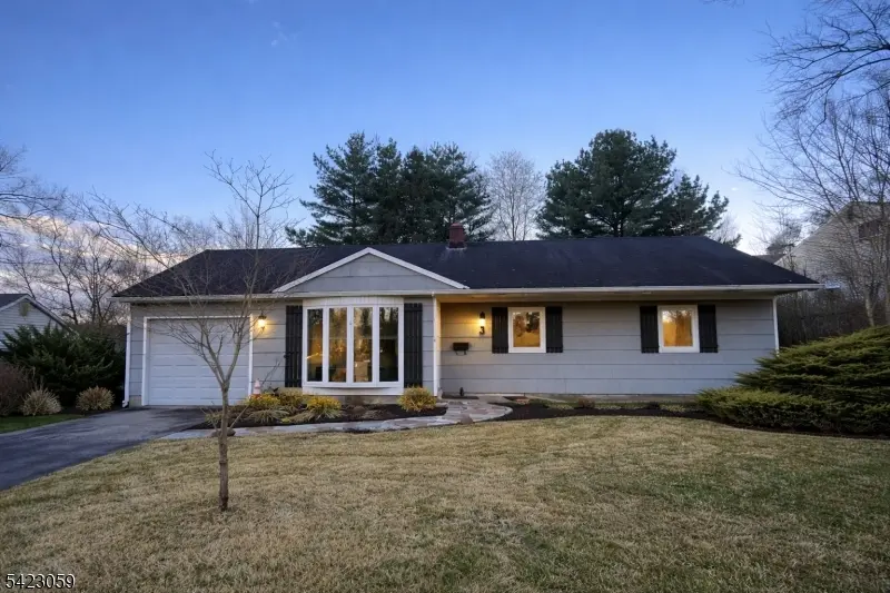 3 Spalding Dr, Livingston Twp., NJ 07039