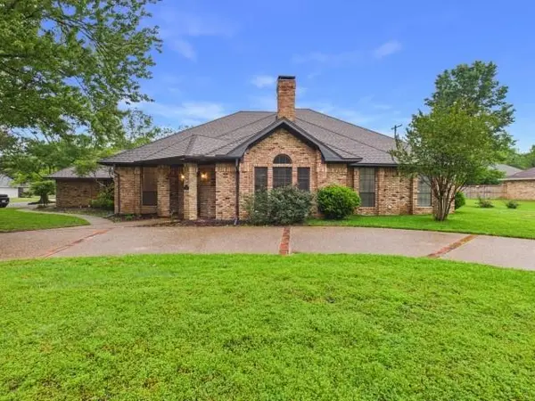 1178 E Oval Drive, Athens, TX 75751