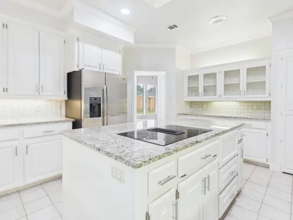 1178 E Oval Drive, Athens, TX 75751