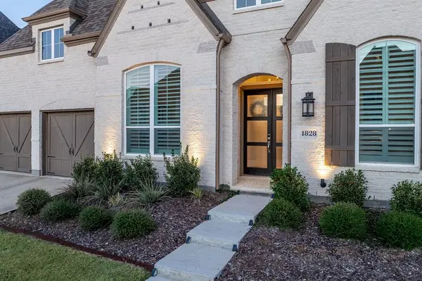 1828 Longspur Drive, Argyle, TX 76226