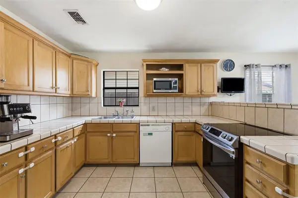 1505 Montclair Street, Arlington, TX 76015