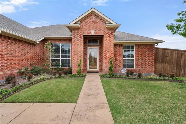 1419 Cowtown Drive, Mansfield, TX 76063