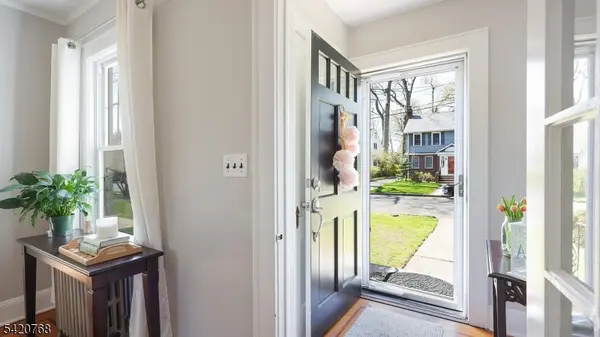 24 Greaves Pl, Cranford Twp., NJ 07016