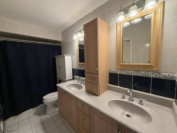 32 Brunswick Dr, Howell Twp., NJ 07731