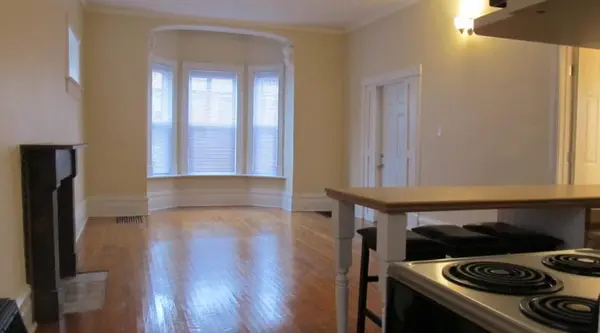 458 Timothy ST #1, Newmarket, ON L3Y 1P8