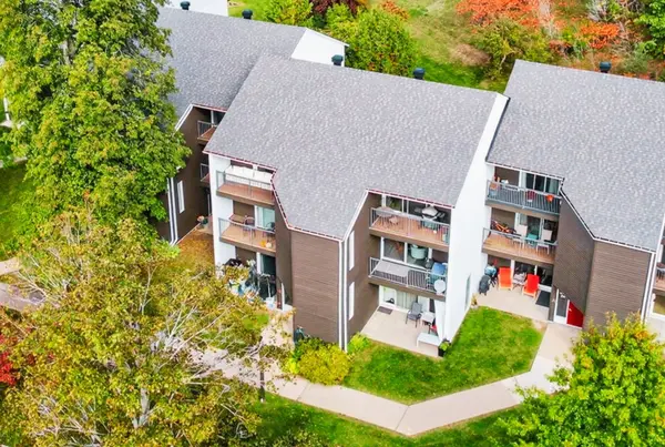 1102 Horseshoe Valley RD W #312, Oro-medonte, ON L4M 4Y8