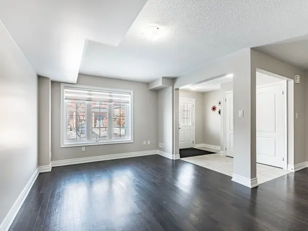 15 Temple Manor RD, Brampton, ON L6Y 6C4