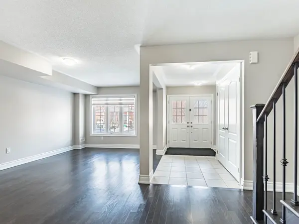 15 Temple Manor RD, Brampton, ON L6Y 6C4