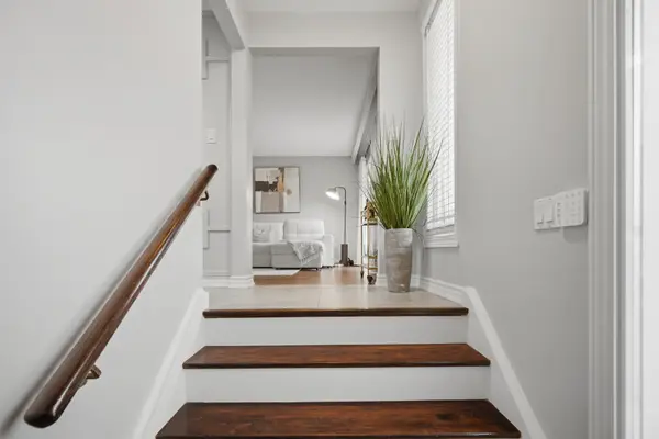 309 Royal Salisbury WAY, Brampton, ON L6V 3G4