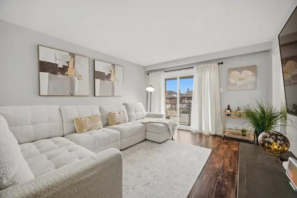 309 Royal Salisbury WAY, Brampton, ON L6V 3G4