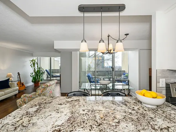 1300 Marlborough CT #534, Oakville, ON L6H 2S2