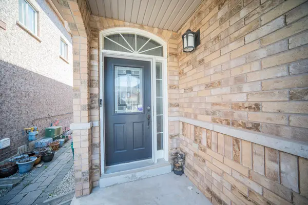 3486 Fountain Park AVE #Upper, Mississauga, ON L5M 7E5