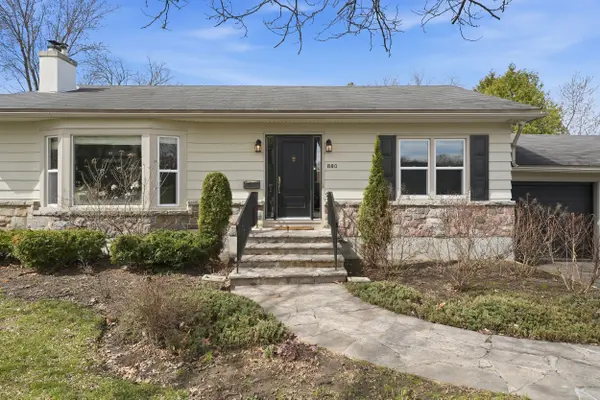 880 Melwood AVE, Mckellar Heights - Glabar Park And Area, ON K2A 3C3